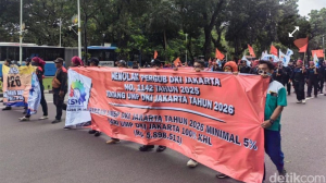Demo Tolak UMP DKI Jakarta Hari ini, Buruh Mulai Padati Kawasan Monas